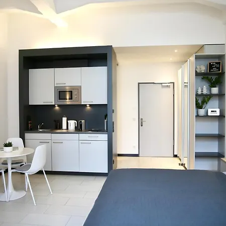 Apartamento Meos 3 -zentrum-hofblick-gym-netflix