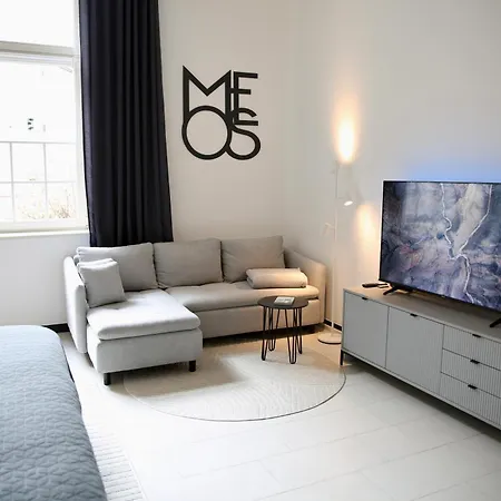 Meos 3 -zentrum-hofblick-gym-netflix דירה *