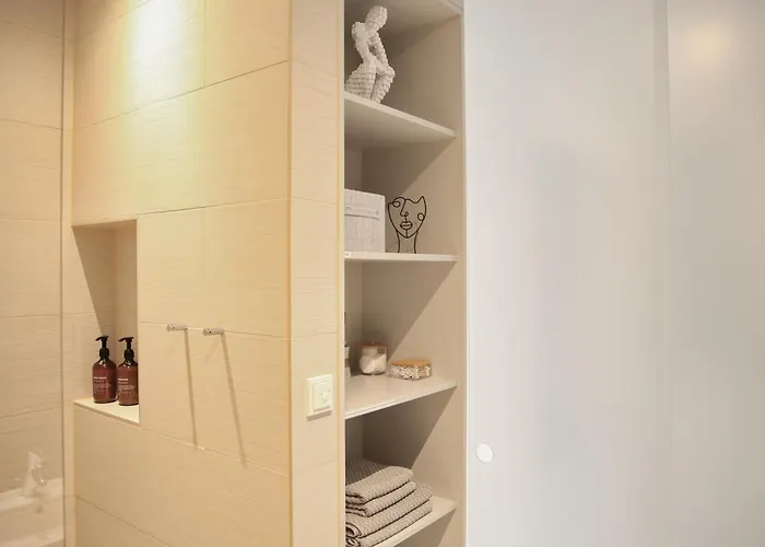 Apartment Meos 3 -zentrum-hofblick-gym-netflix *